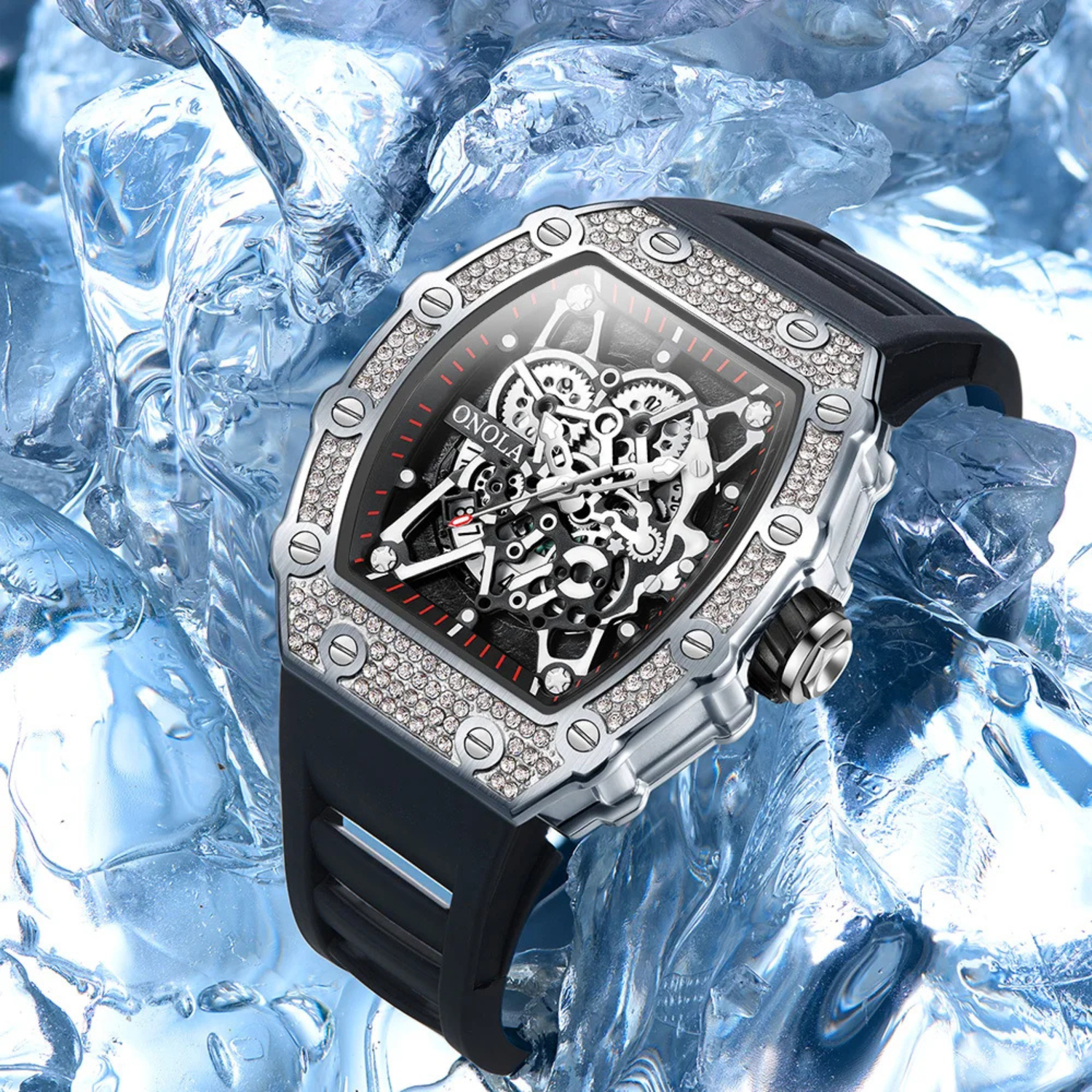 Montre tonneau argentée sertie de cristaux à cadran squelette sur fond de glace, design luxe homme — 225 Official Store