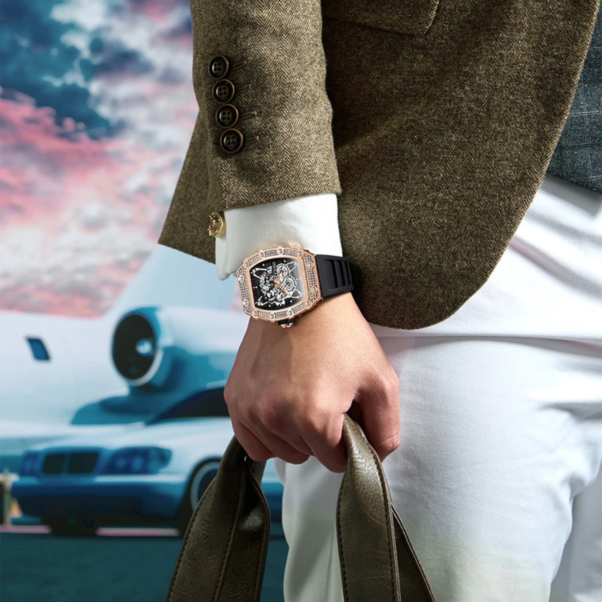 Montre tonneau or rose sertie de cristaux portée par homme d'affaires élégant, lifestyle premium — 225 Official Store